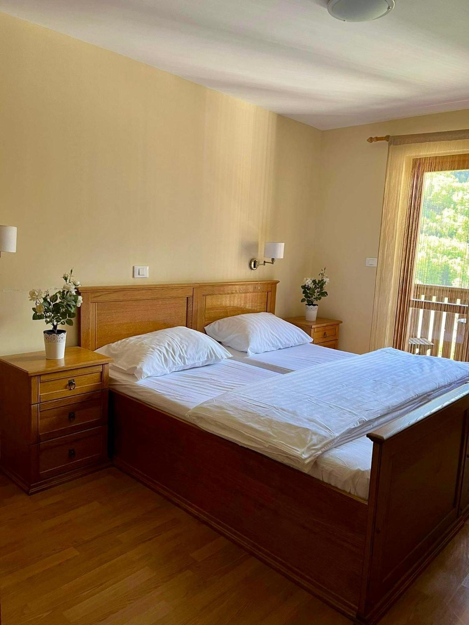 Hotel Alpine Log pod Mangartom ภายนอก รูปภาพ