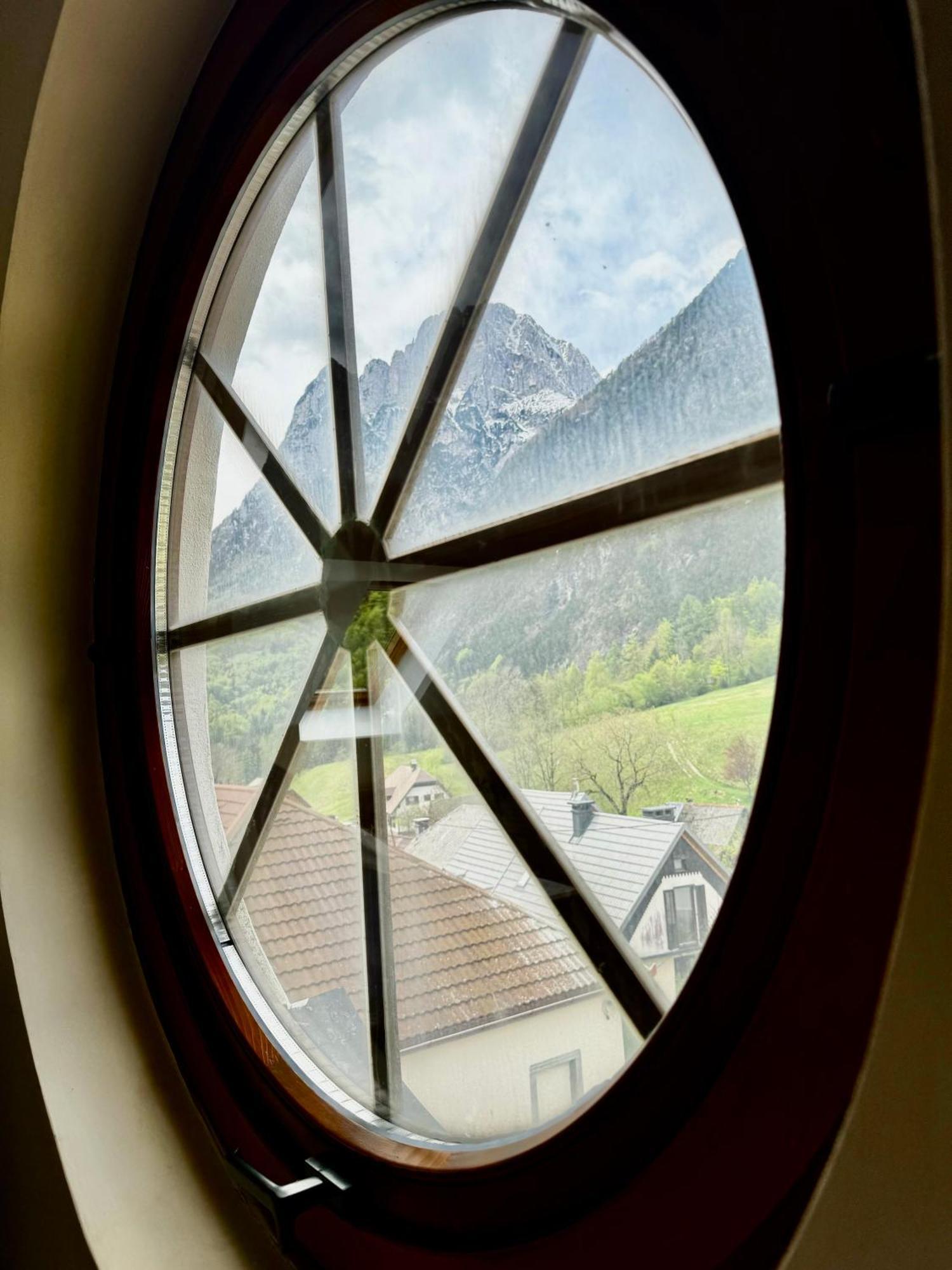 Hotel Alpine Log pod Mangartom ภายนอก รูปภาพ