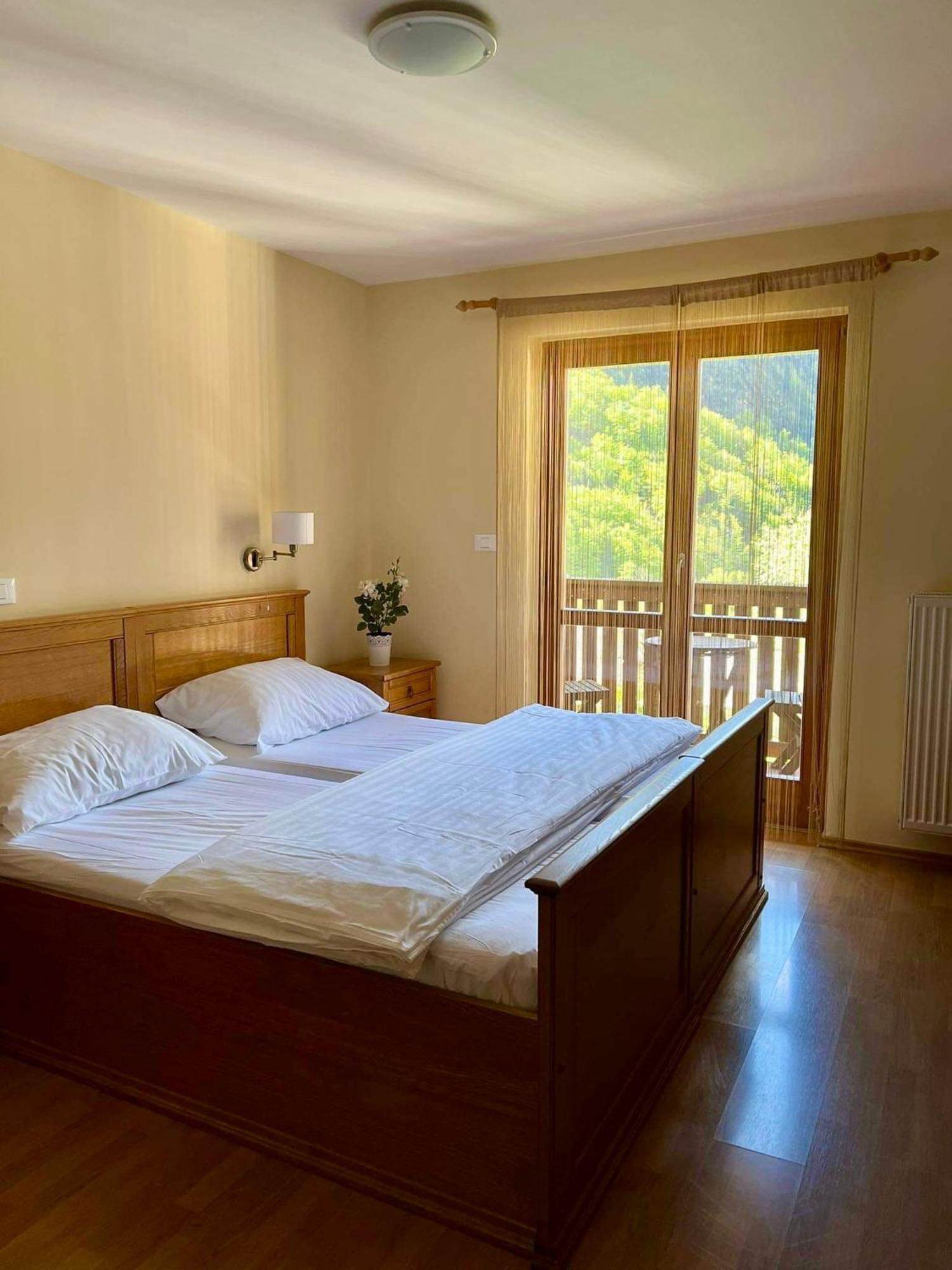 Hotel Alpine Log pod Mangartom ภายนอก รูปภาพ