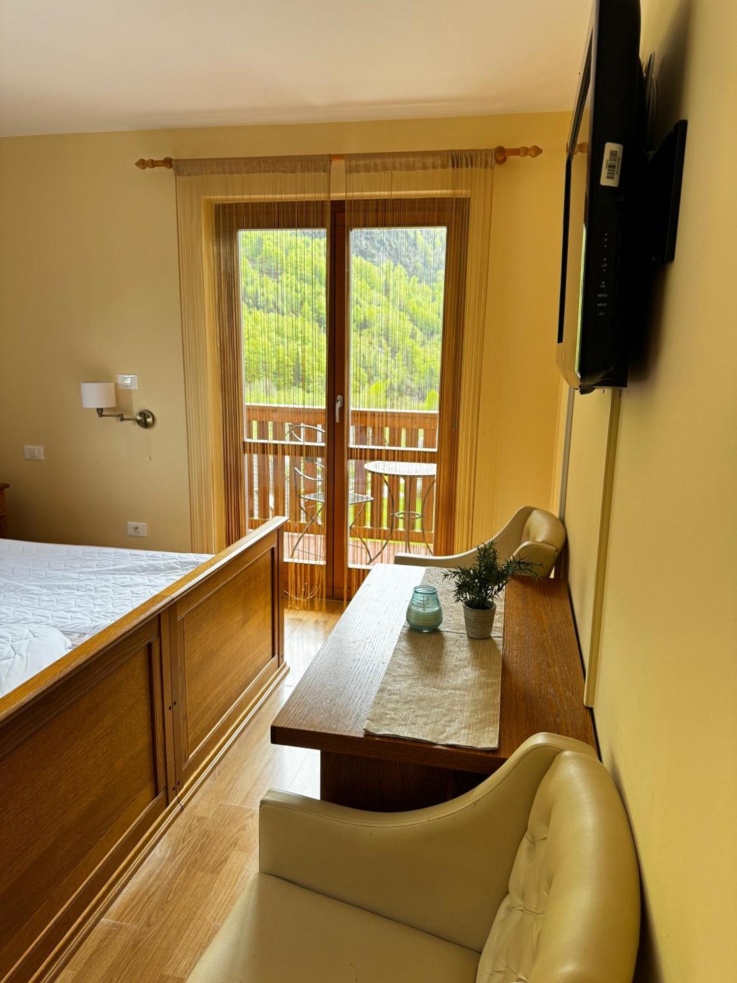 Hotel Alpine Log pod Mangartom ภายนอก รูปภาพ